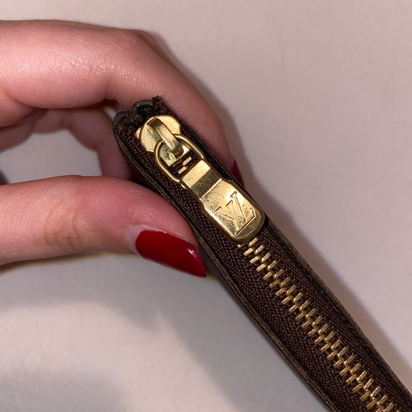 Louis Vuitton Card Holder - Picture 5 of 6